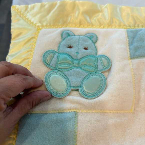 VINTAGE cozy bows 1987 baby activity blanket EUC needs cleaning - Picture 6 of 10